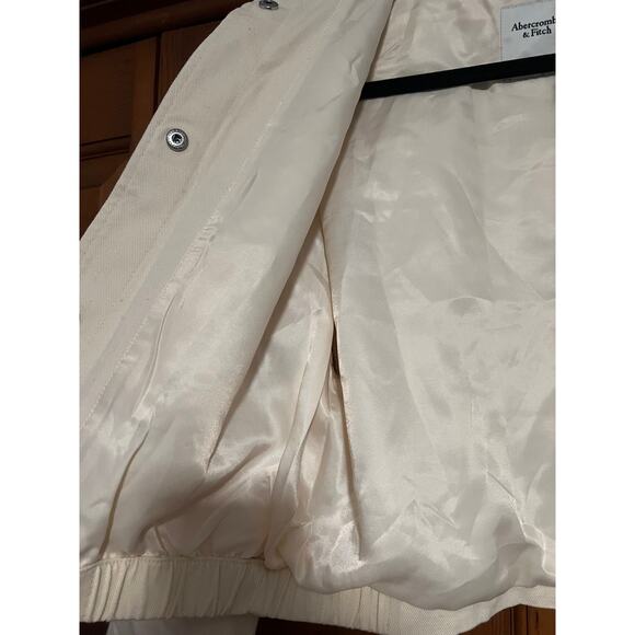 Abercrombie & Fitch Women's Snap Button Cropped Jacket Long Sleeve Cream Size S - Picture 5 of 10